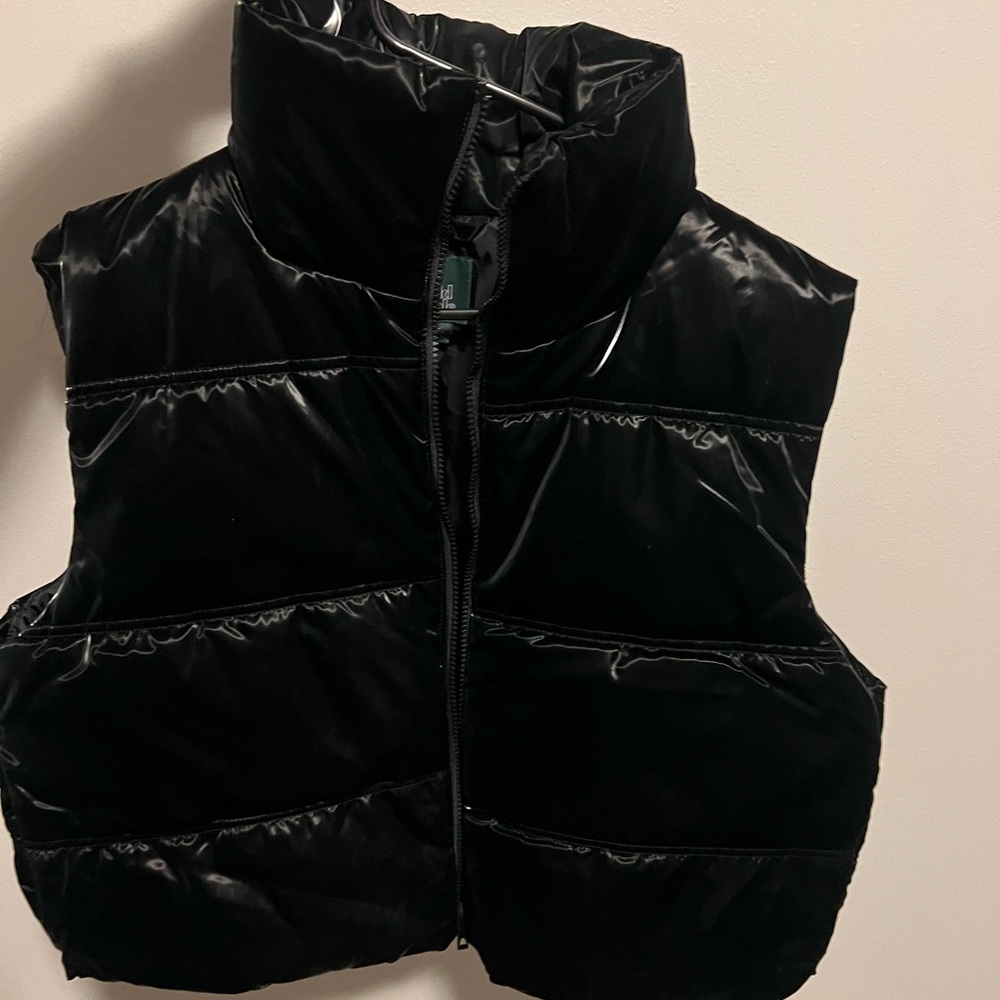 Never worn XL cropped shiny puffer vest